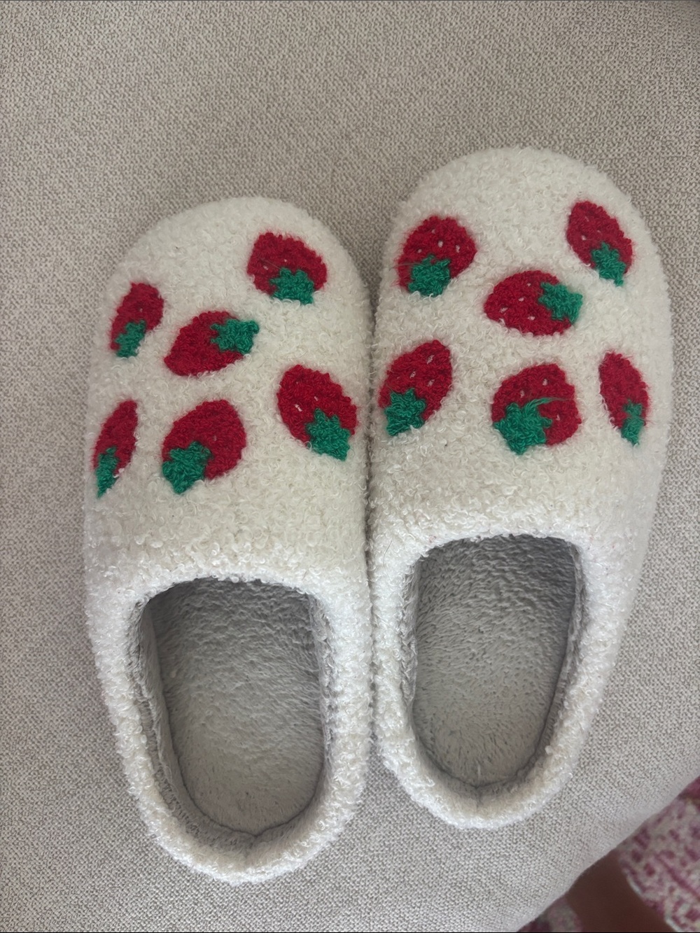 Cozy White Women's Fuzzy Slippers with Red Strawberry Embroidery